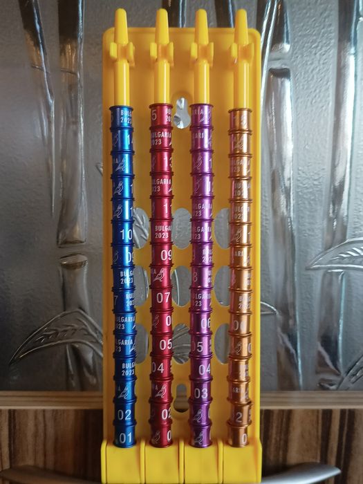 Глинени поилки хранилки за птици,гълъби папагали, пилета кокошки зайци