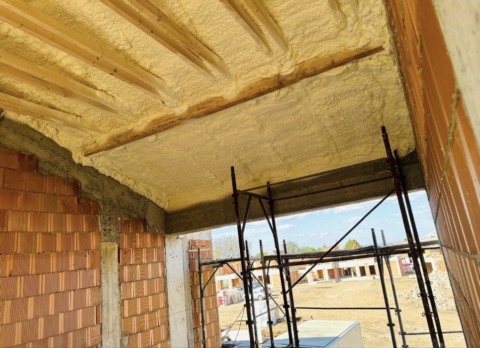 Izolatie cu spuma poliuretanica