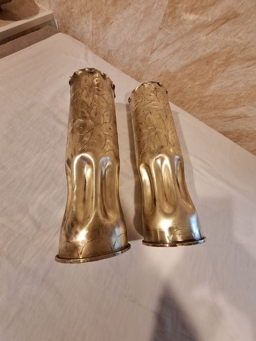 Месингови вази от гилзи