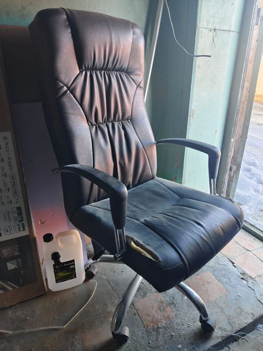 Кресло офисное кожа