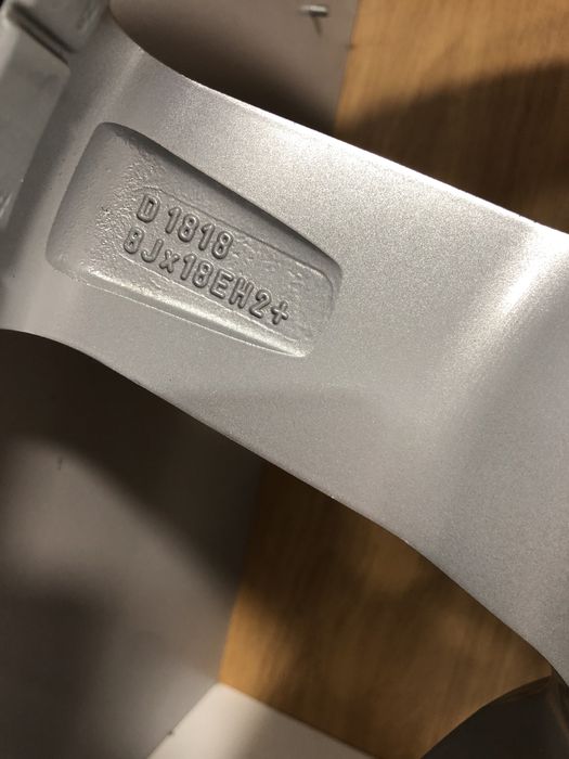 Jante aliaj Mercedes R18 in 2 latimi