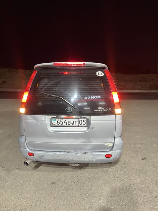 Продам toyota noah