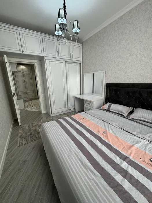 Продается 4 х комнатная квартира, Голден Хоус, от Шошу