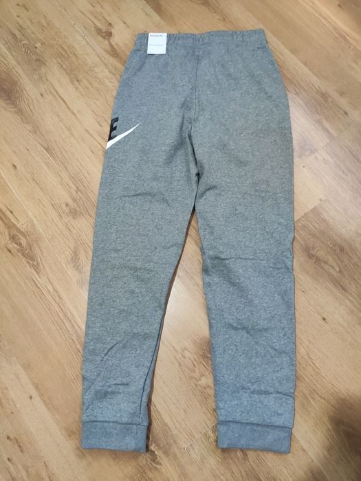 Pantaloni Nike adolescenți 13-15 ani XL (158-170cm)
