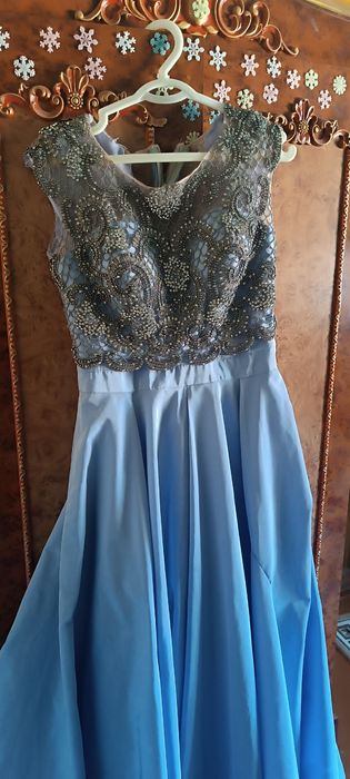 Vecherniy ko‘ylaklar sotiladi