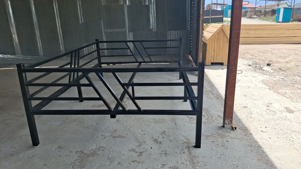 Металл квадрат ворота тапчан