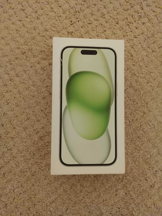 Продавам почти нов iPhone 15