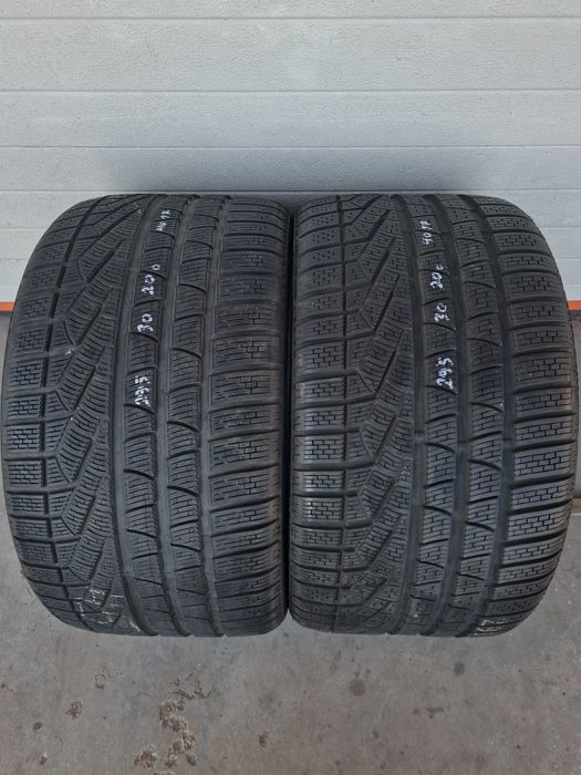 Зимни гуми 2 броя PIRELI SottoZero 295 30 R20 дот 4017