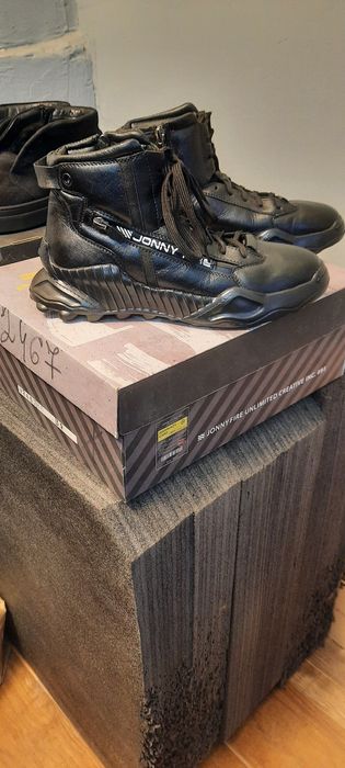 Кожаные обувь.  JONNY FIRE.