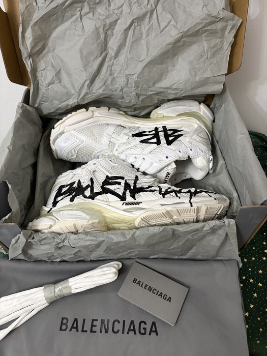 Balenciaga Runner Graffiti White Black