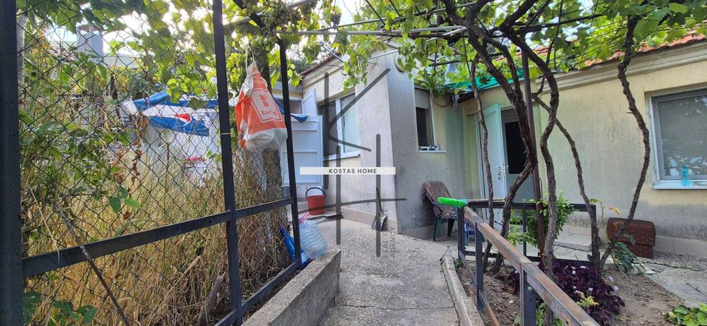 Къща в Варна-Аспарухово площ 60кв.м-двор-280 кв.м.- цена 122000