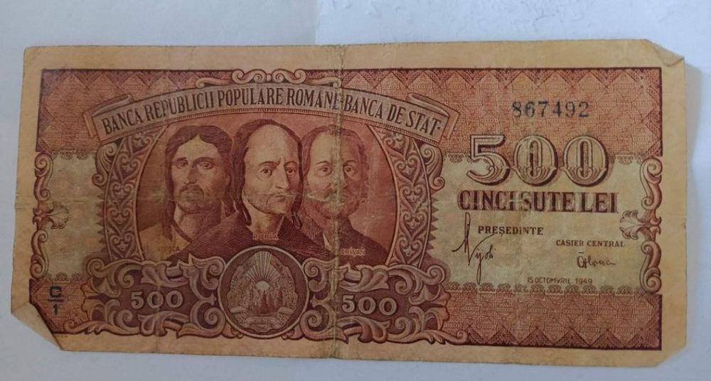 Vând bacnote foarte vechii.