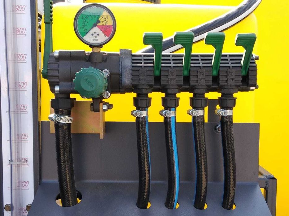 опрыскиватель прицепной 2500л 18 м