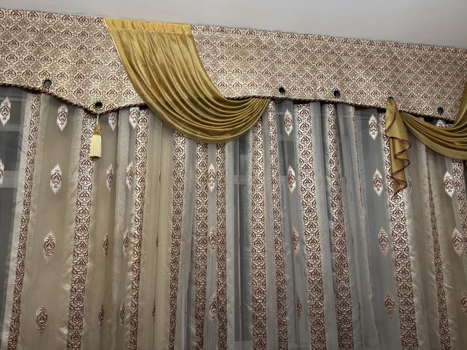 Продам шторы в зал