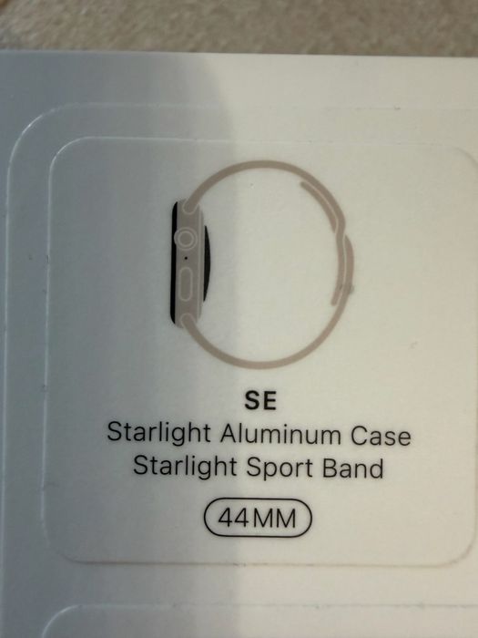 Часовник- Apple watch 44 mm SE
