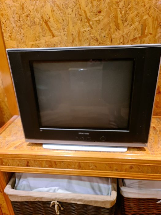 Телевизор Samsung б/у продам в Алматы