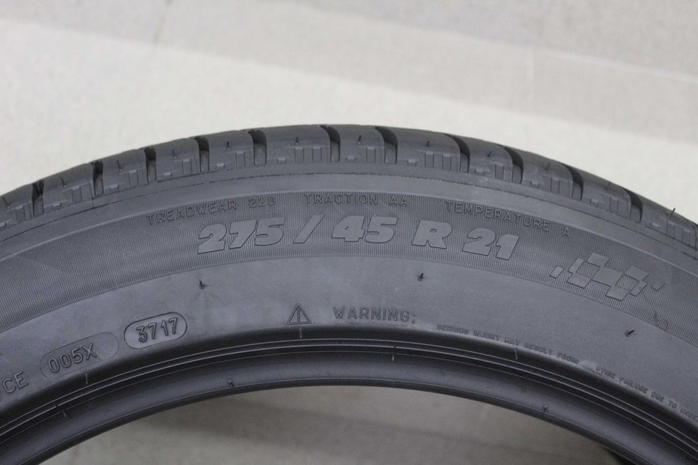 275/45-21 Michelin