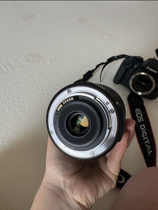 СРОЧНО! Canon EOS 700D + 18–135 IS STM