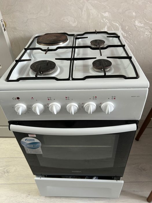 Газовая плита и баллон