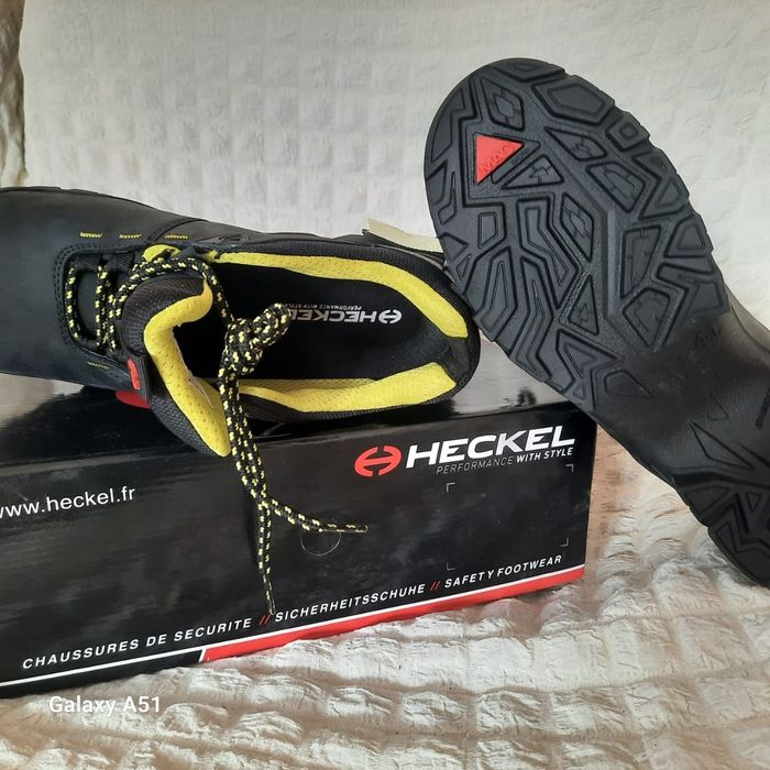 Спецодежда и спецобувь перчатки итд.