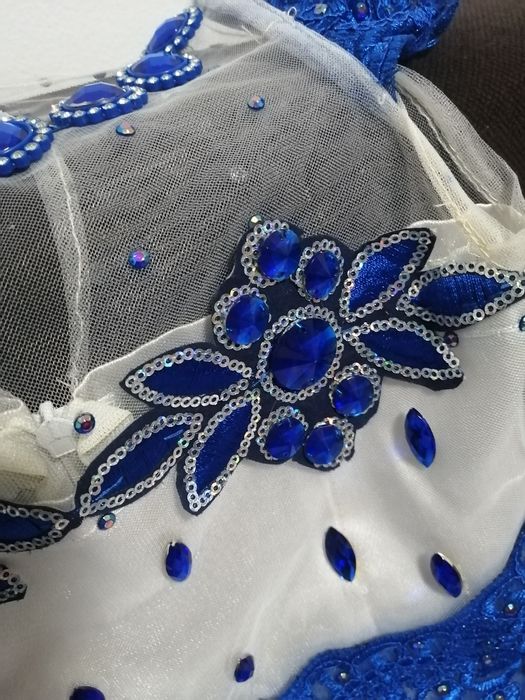 Продаются нарядные 2 платья