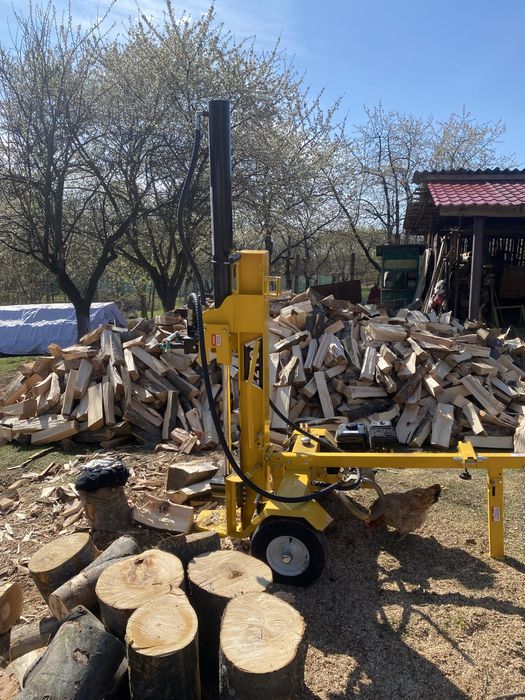 Inchiriere spargator lemne si picamer