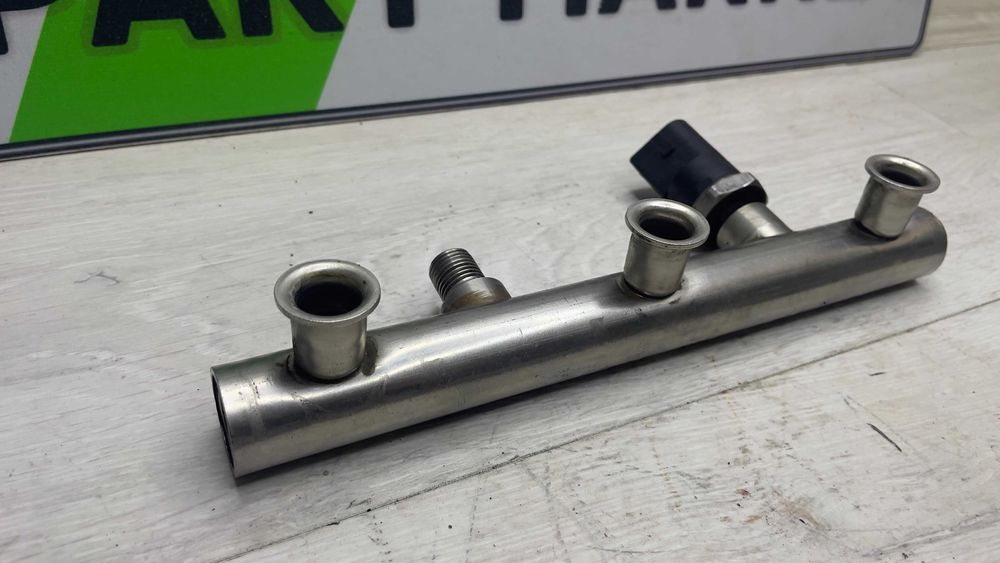 Рейл AUDI A6 4F 3.2FSI 06Е130089