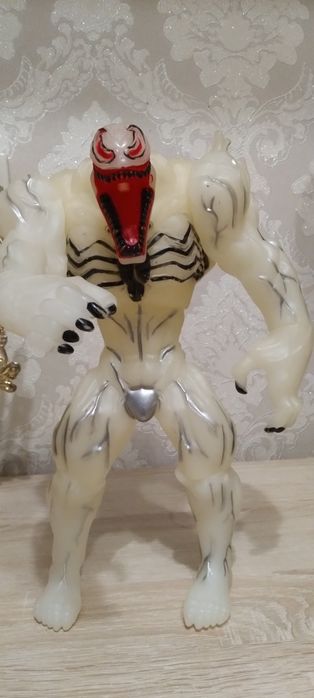 Продаётся детская игрушка-Веном