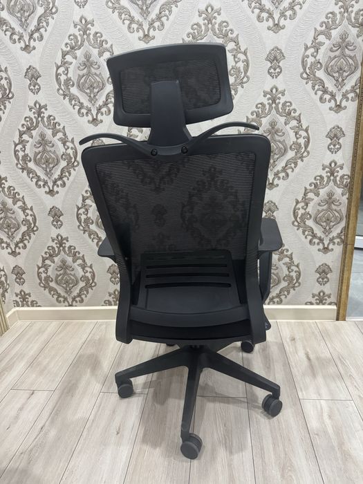 Продается офисные кресла Relevant unit 2310-A 8 шт