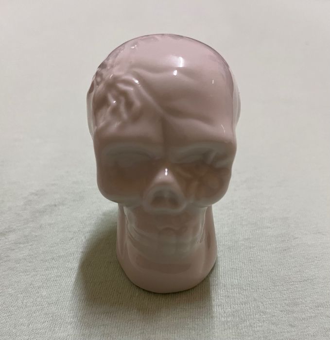 Порцеланов череп