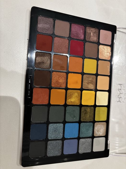 Paleta 40 nuante NYX Proffesional Make-up