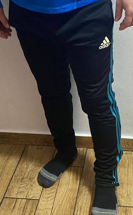 Pantaloni Adidas băieți 164 (13-14 ani) – sport & stil, stare excelentă
