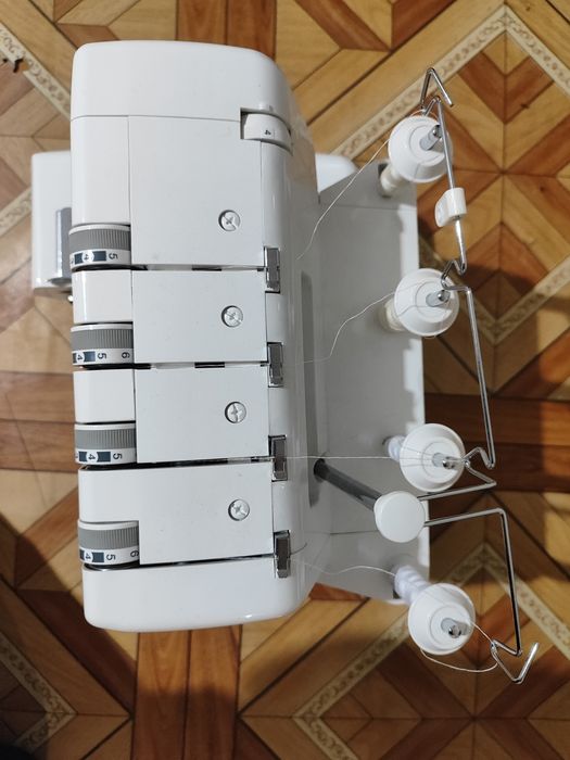 Оверлок Jaguar в коробке