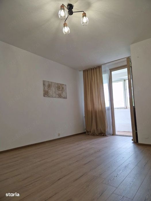 Garsoniera Metrou Titan, suprf. 30 mp, bloc reabilitat