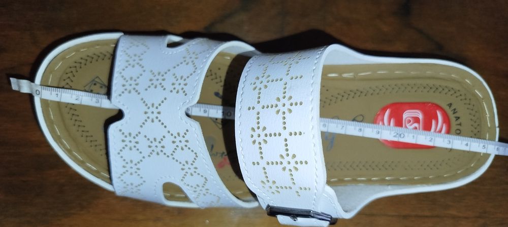 Нови бели чехли 40 номер