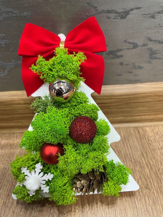 Коледна декорация със скандинавски мъх