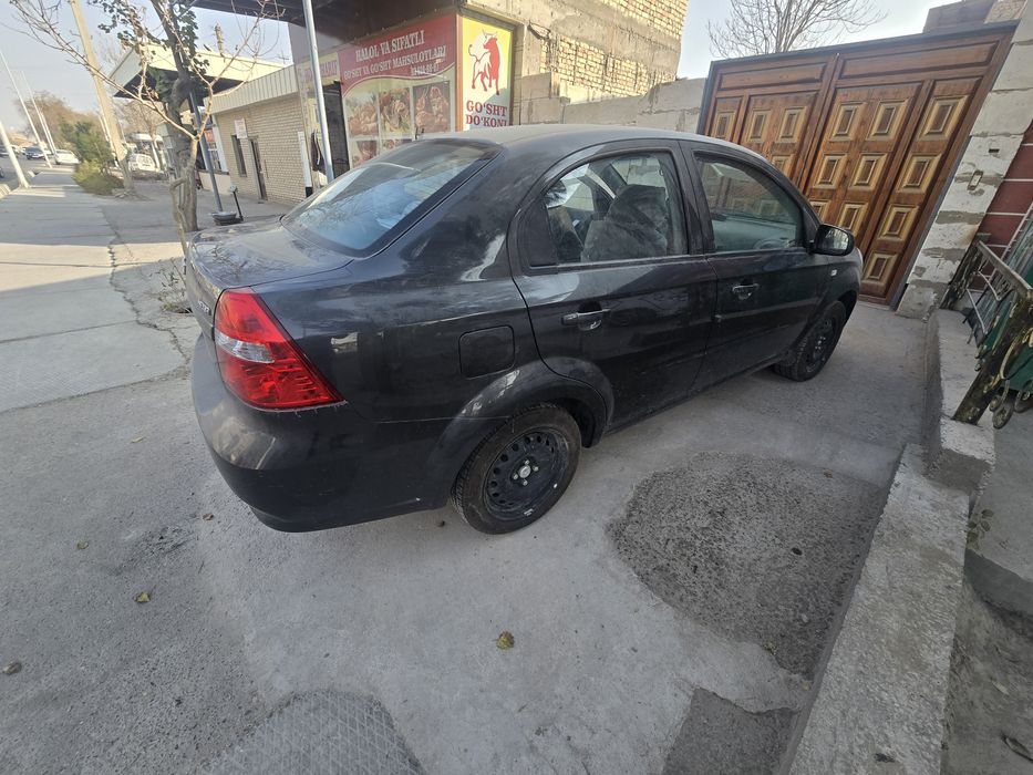 Avtomashina ravon chevralet sotiladi