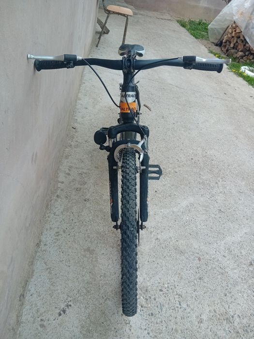 Bicicletă 26 inch, perfect funcțională + piese schimb