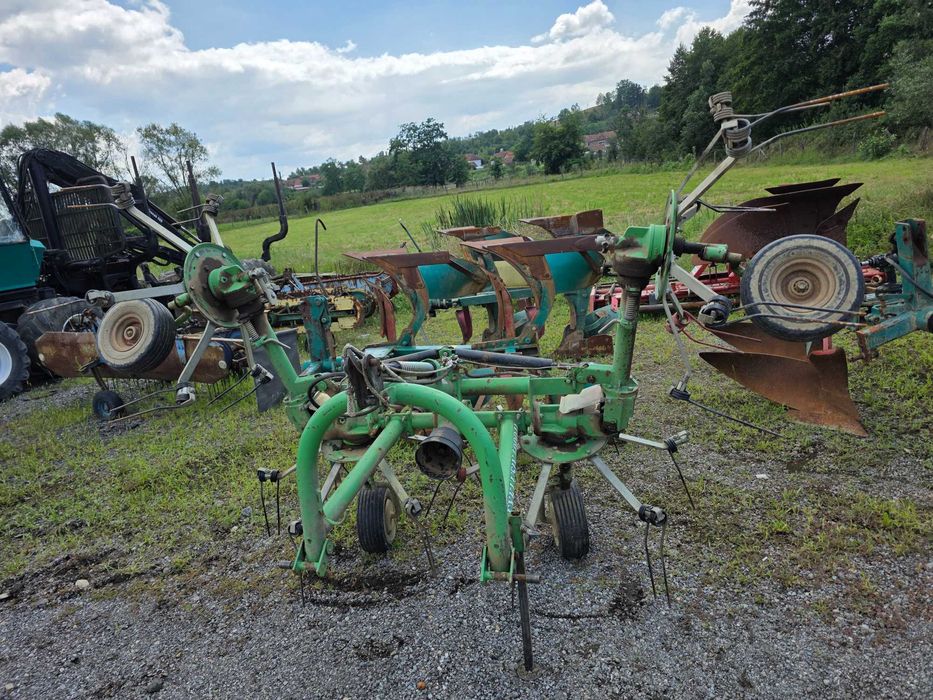 Grebla împrăștiat fan in tiranti la tractor hidraulica de 4 metri