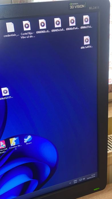 Pc gaming bun monitor căști cameră etc