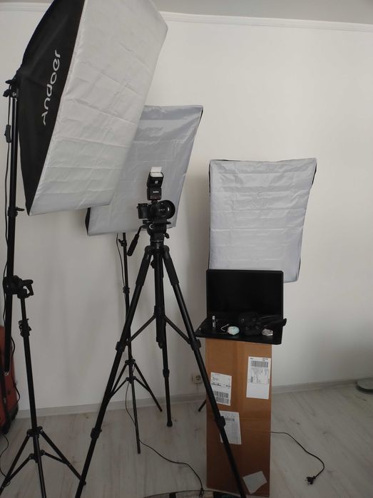 Vand URGENT Studio foto FULL - echipament complet foto-video evenimente/studio- camera foto blitz laptop lumini trepied lavaliere