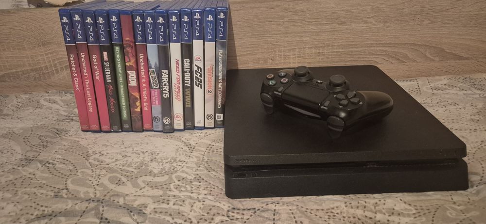 PS4 SLIM 500GB + 14 игри и всички кабели