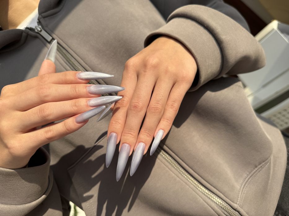 Нужны модели на маникюр