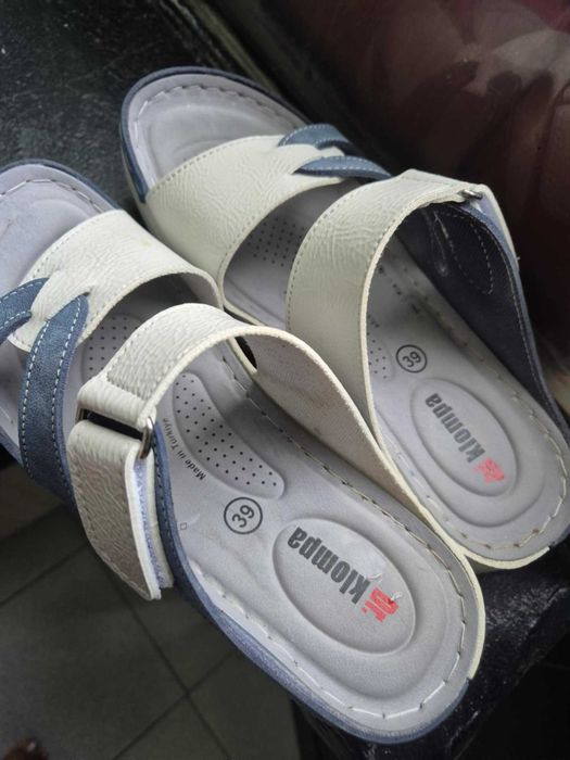 Продавам дамски чехли, ортопедични