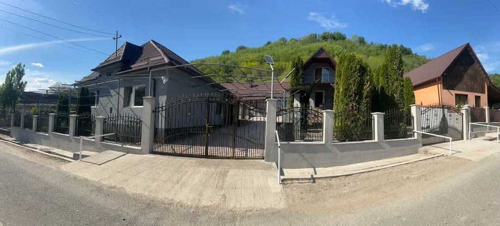 De vânzare – Două case moderne pe același teren în Târna Mare