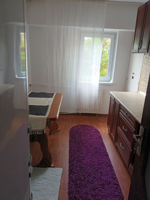 Închiriez apartament cu două camere  decomandat in regim hotelier  etaj 2 cart Craiovita Noua zona Materna