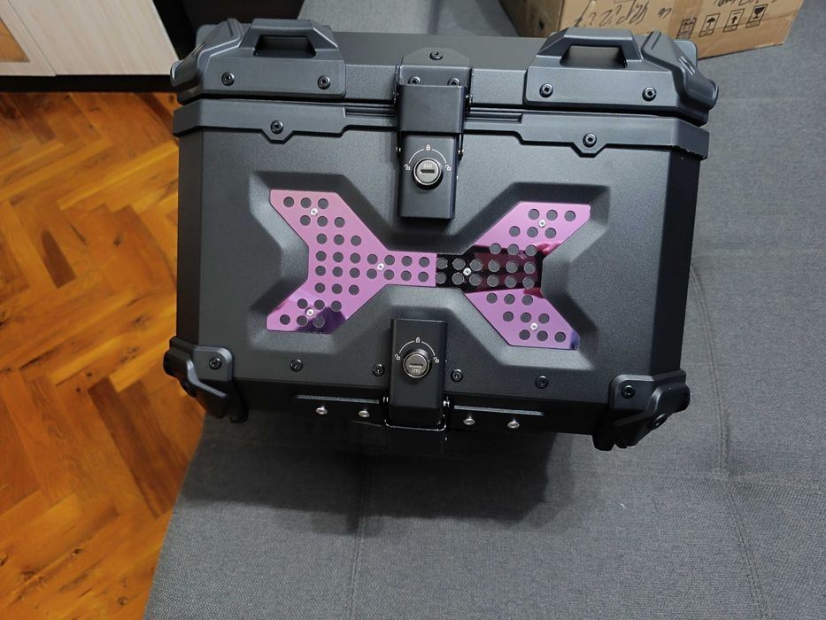 Куфар за мотор капацитет 65 , 45 литра.  Топ кейс. Куфар за мотоциклет