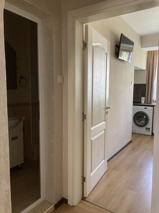 Дава се под наем Тристаен апартамент в Перник, Център - 70 кв.м за 357 € - Снимка #6