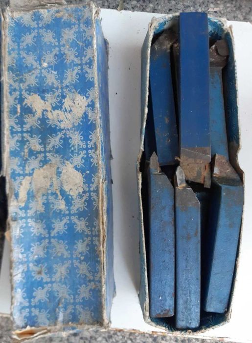 Стругарски ножове от 16 до 32