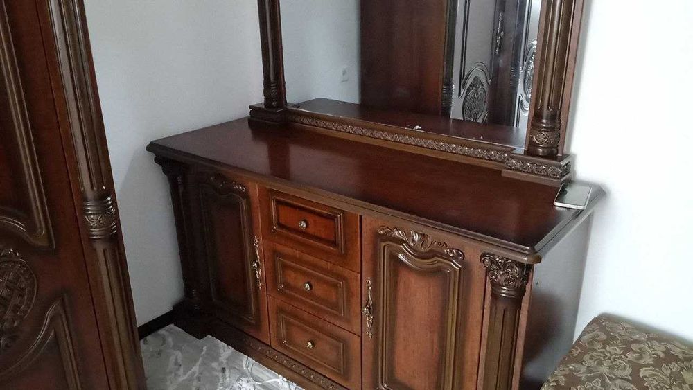 Ushbu mebellarni sotishga majbur boldim